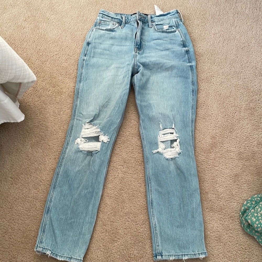 Hollister Ultra High-Rise Mom Jean 1R
